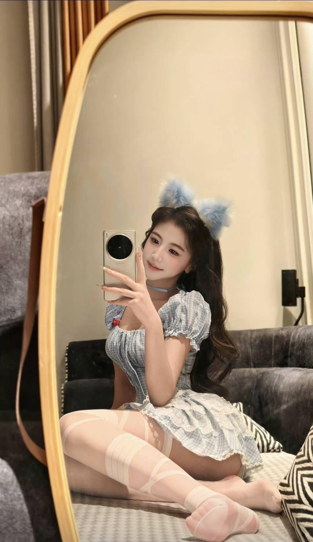 刘二萌 - 微蓝公主裙