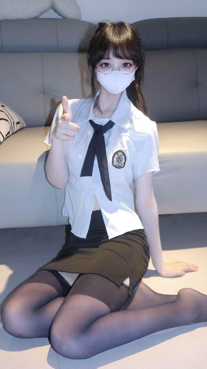 绘天天开心 - 高中黑丝妹