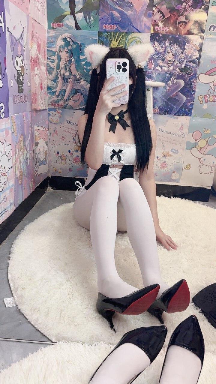 睡睡平安 - 你的密胸美腿老婆