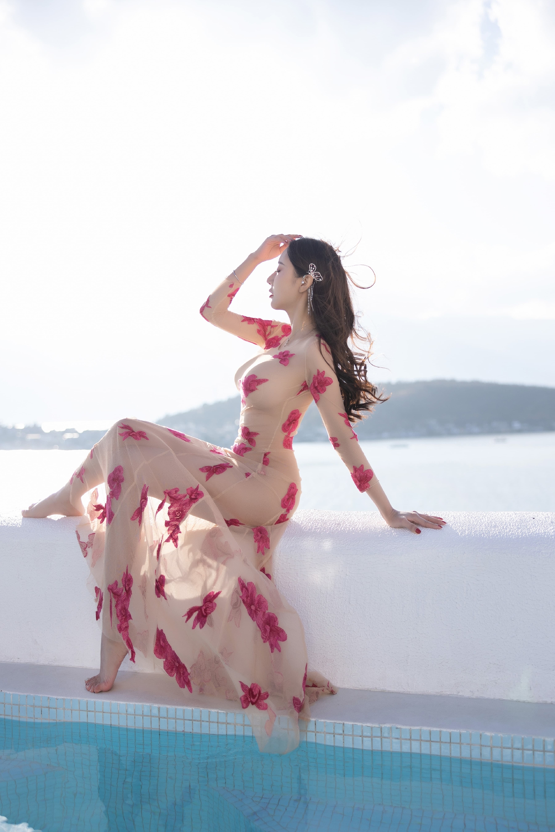 王馨瑶Yanni - 透视大红花