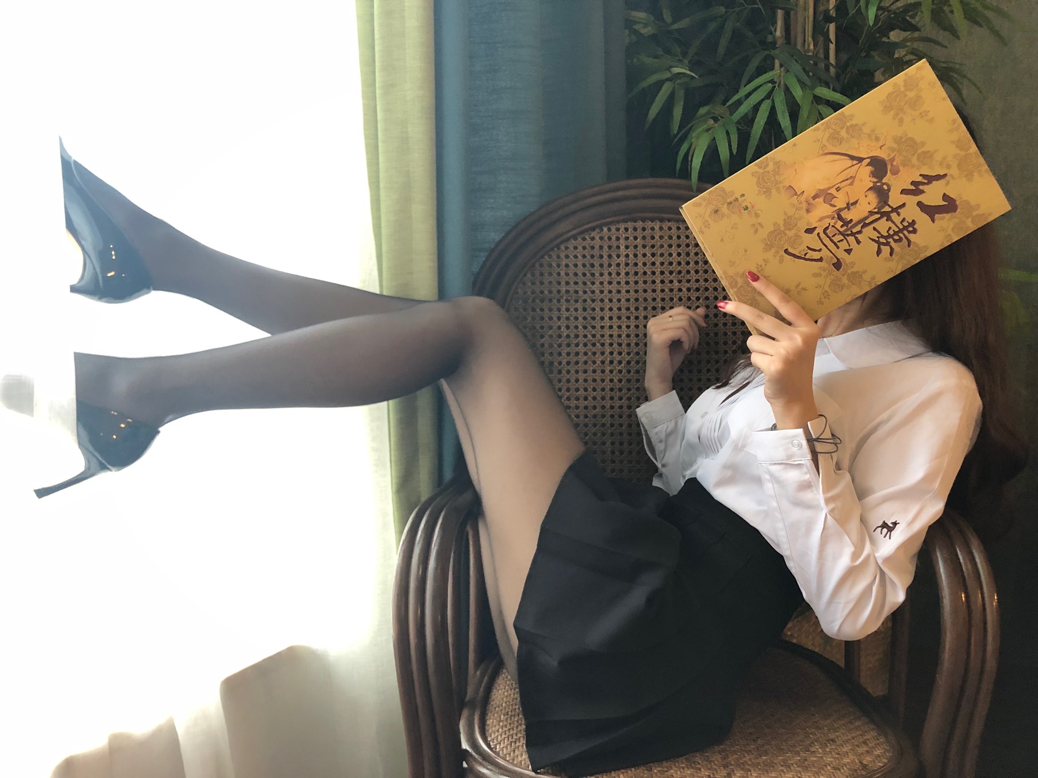 梦里一只喵 - 黑色百褶裙第12张图片