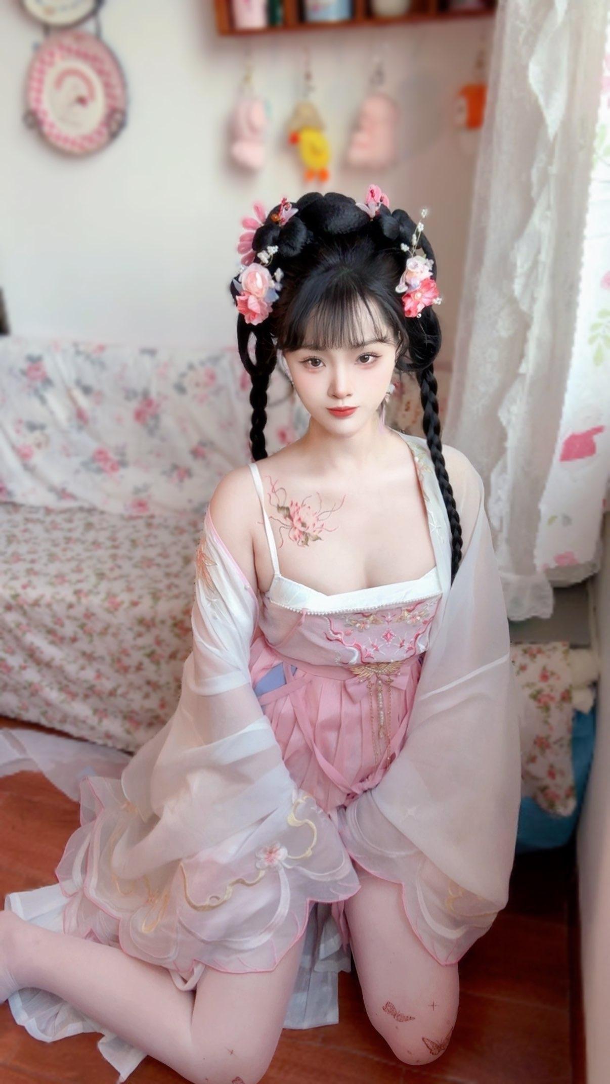 枝枝栗子 - 古风小师妹第2张图片