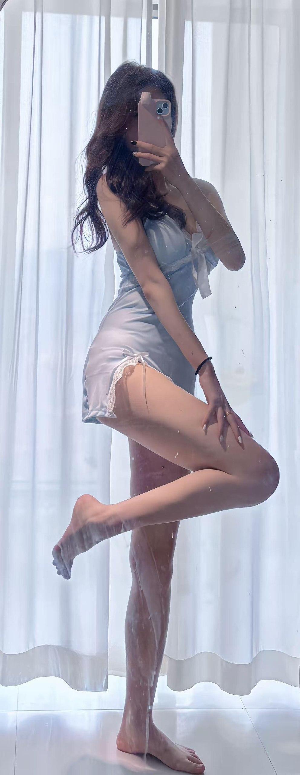 小霞佩奇 - 轻薄居家吊带超短裙第15张图片