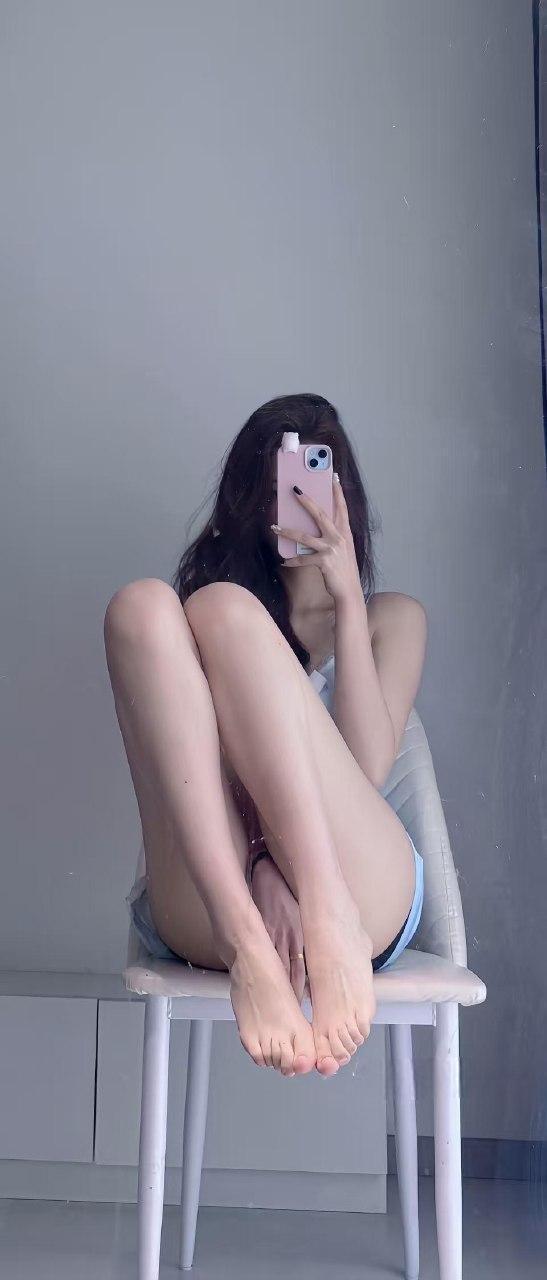 小霞佩奇 - 轻薄居家吊带超短裙第9张图片