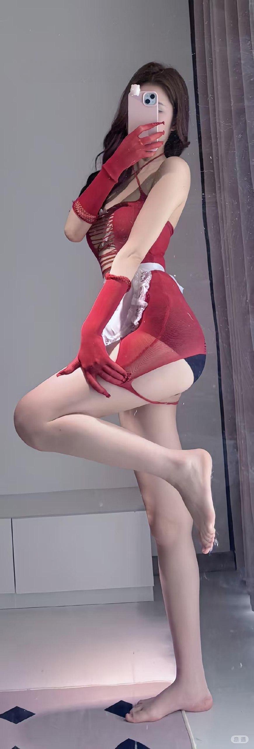 小霞佩奇 - 纯欲红黑女仆第5张图片