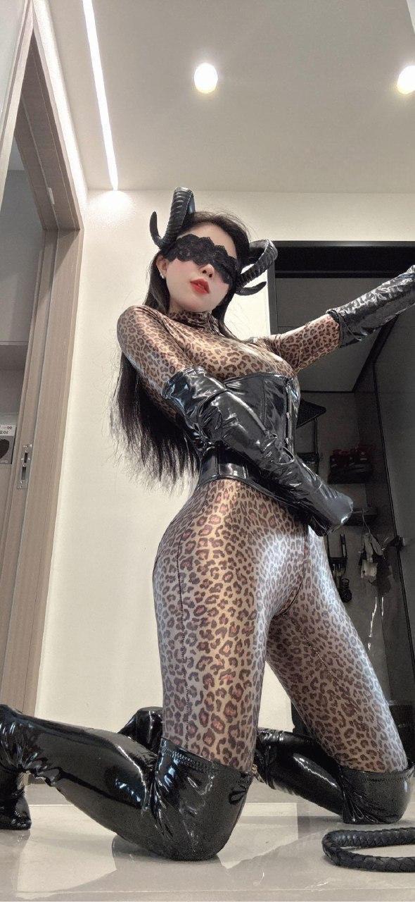 泡泡糖呀 - 恶魔暗黑女王第8张图片