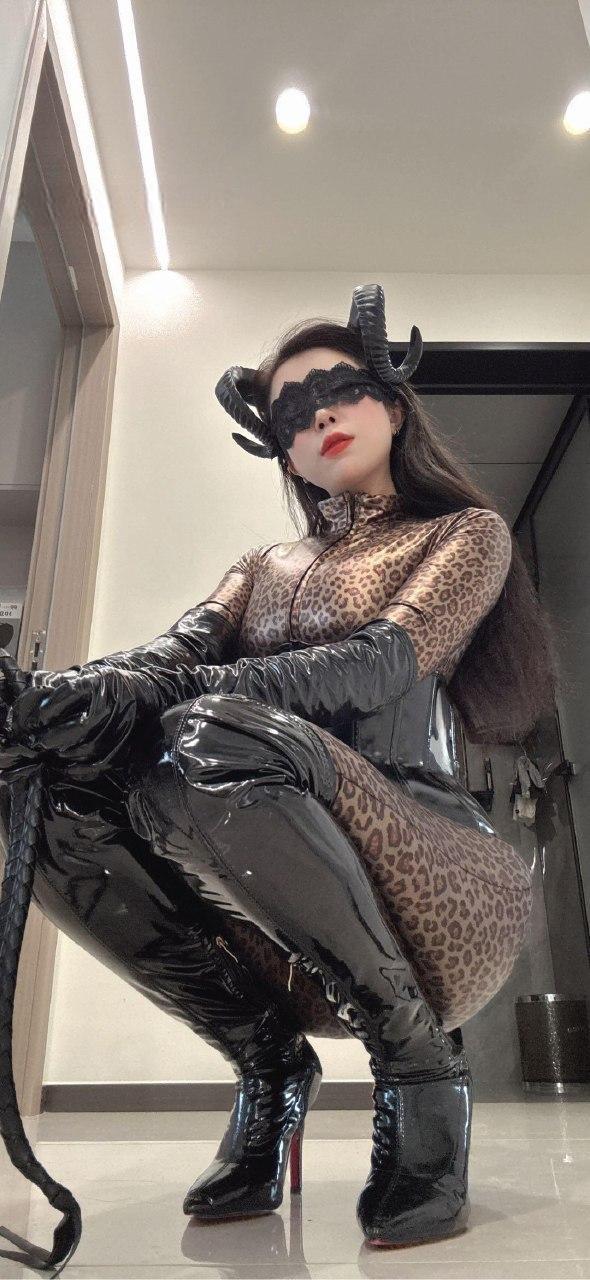 泡泡糖呀 - 恶魔暗黑女王第11张图片