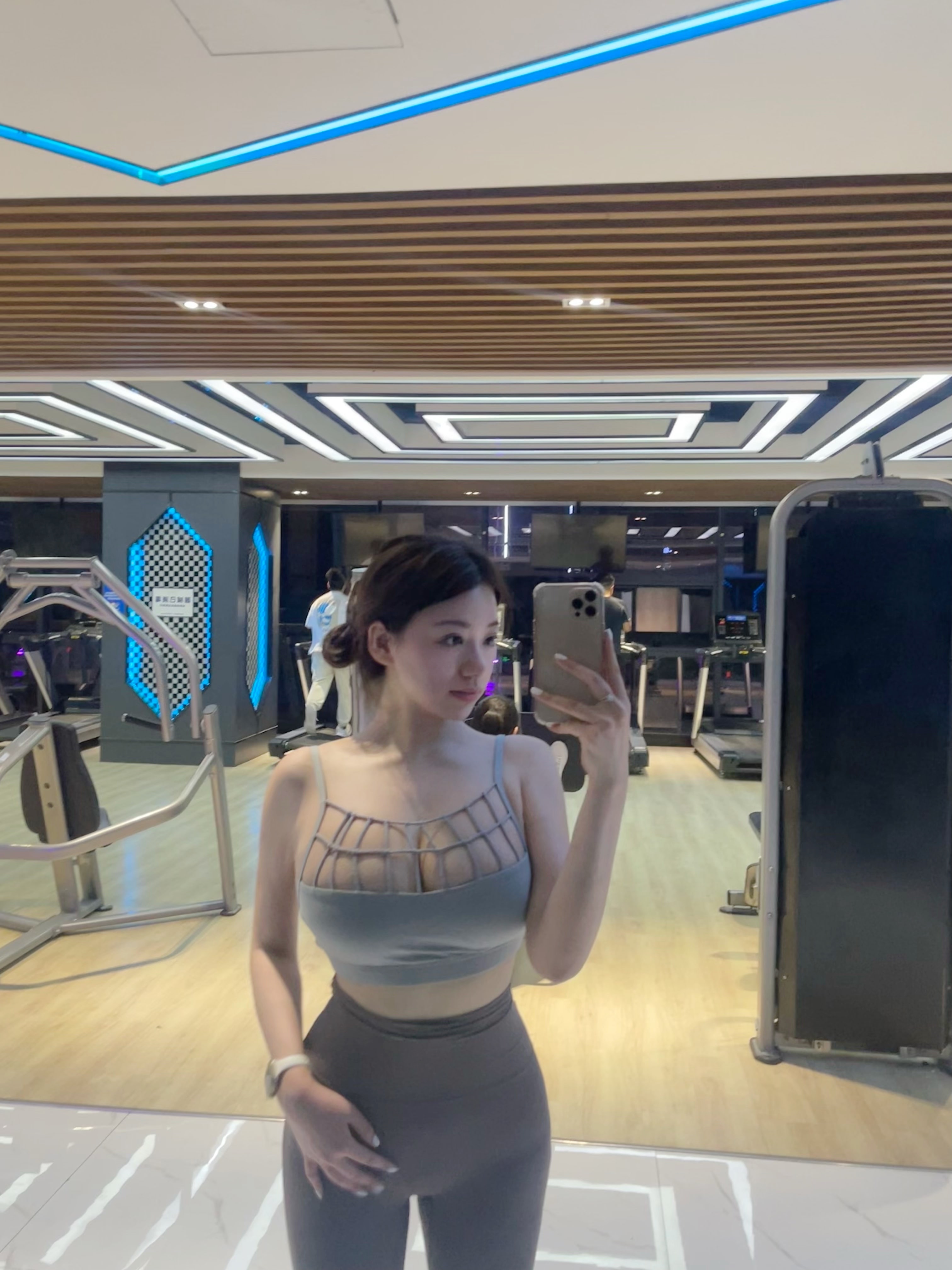 奶宝妹纸 - 健身房的喘息第14张图片