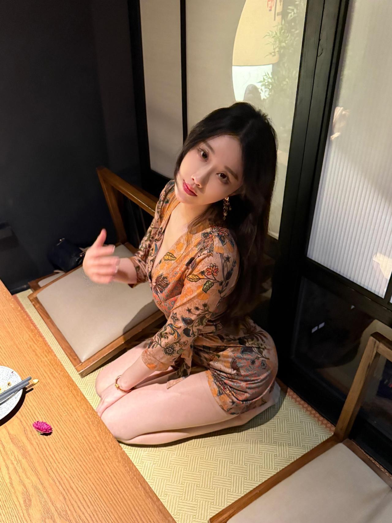 轩子巨二兔 -  旗袍大长腿第18张图片