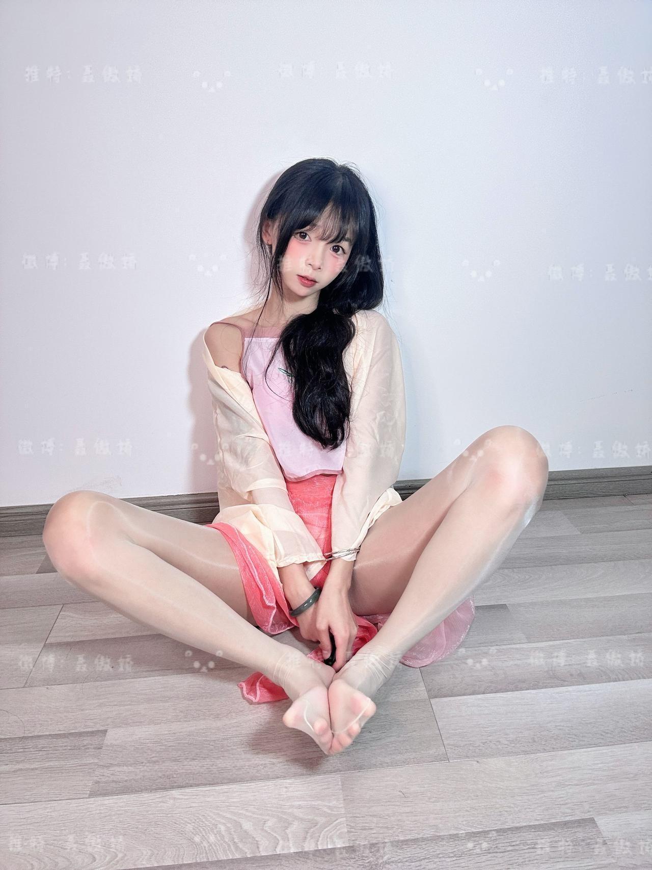 聂傲娇 - 粉肚兜第23张图片