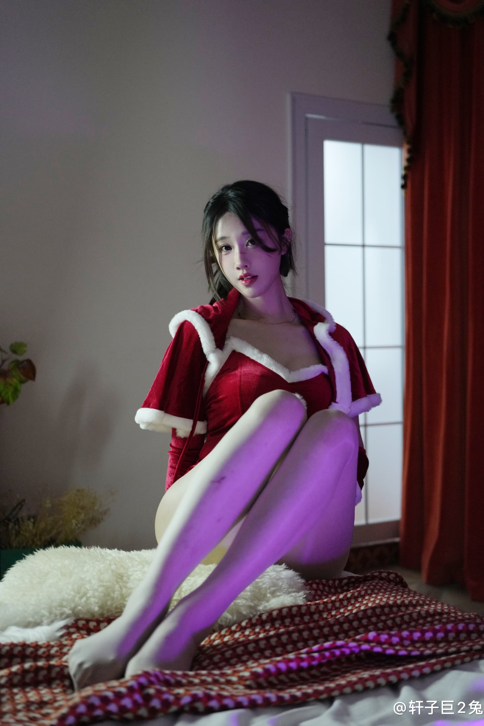 轩子巨二兔 - 圣诞白色马油袜第4张图片